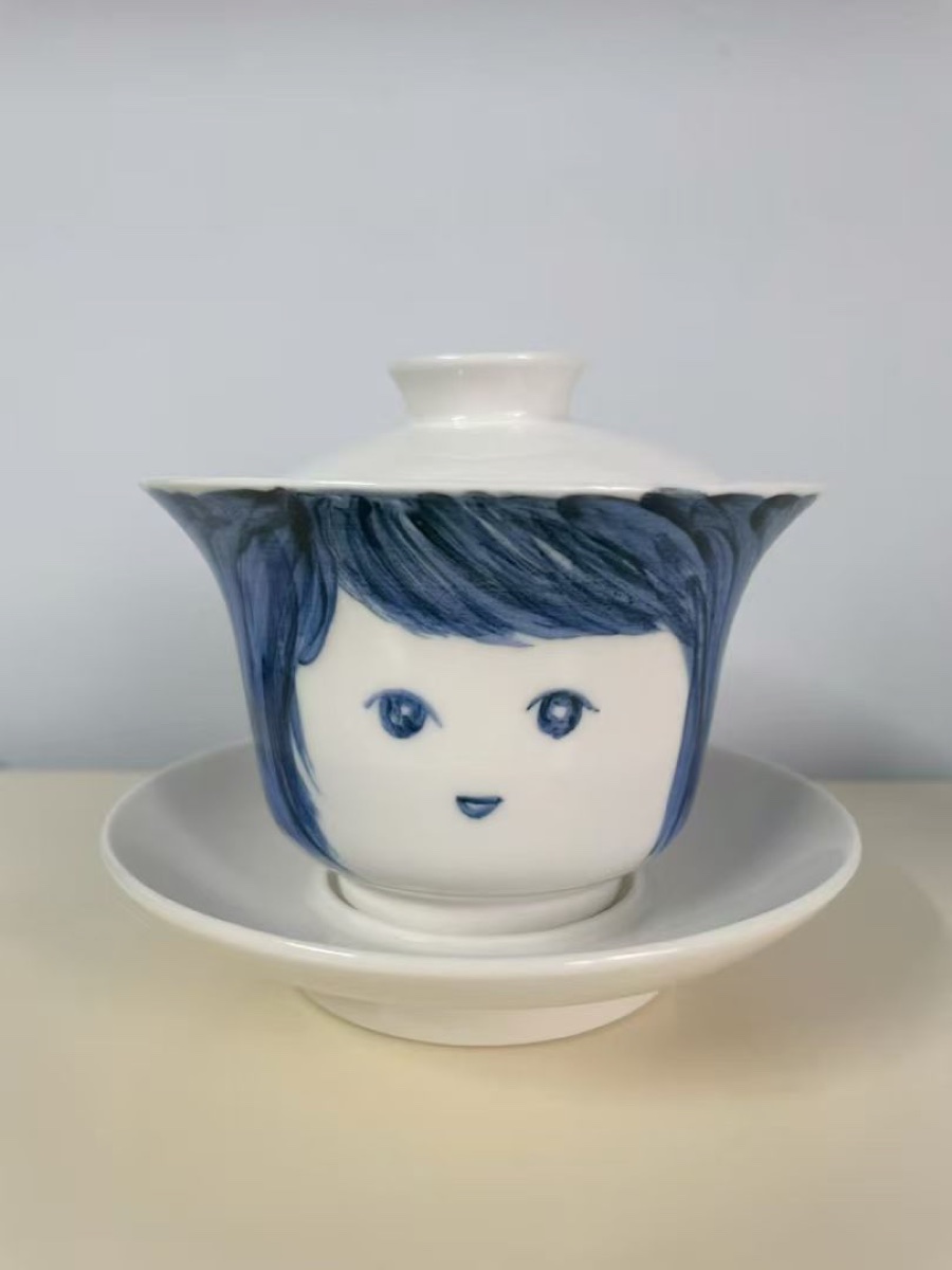 Deng Ying blue portrait lidded cup.